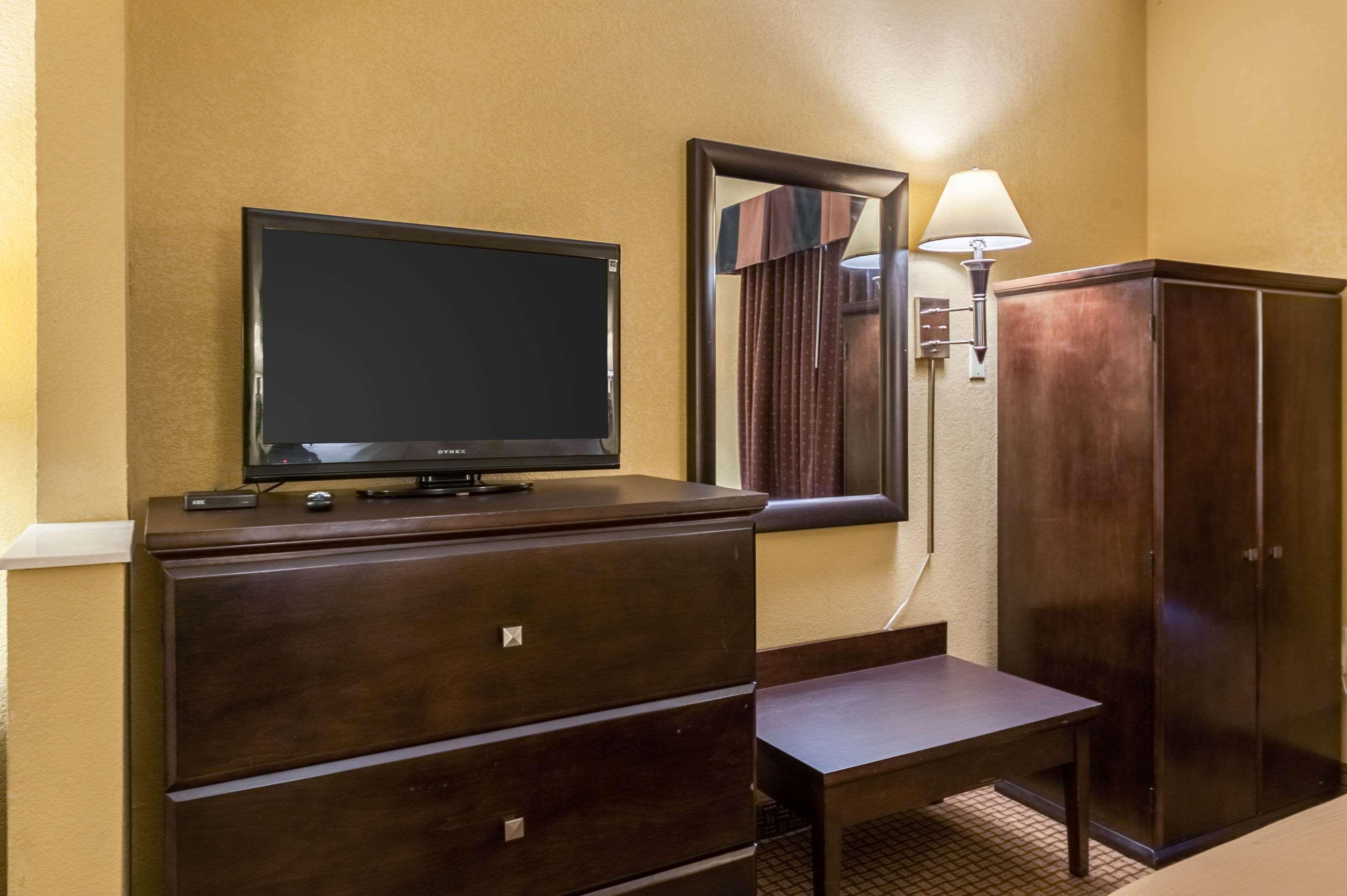 Quality Inn & Suites Lafayette Extérieur photo