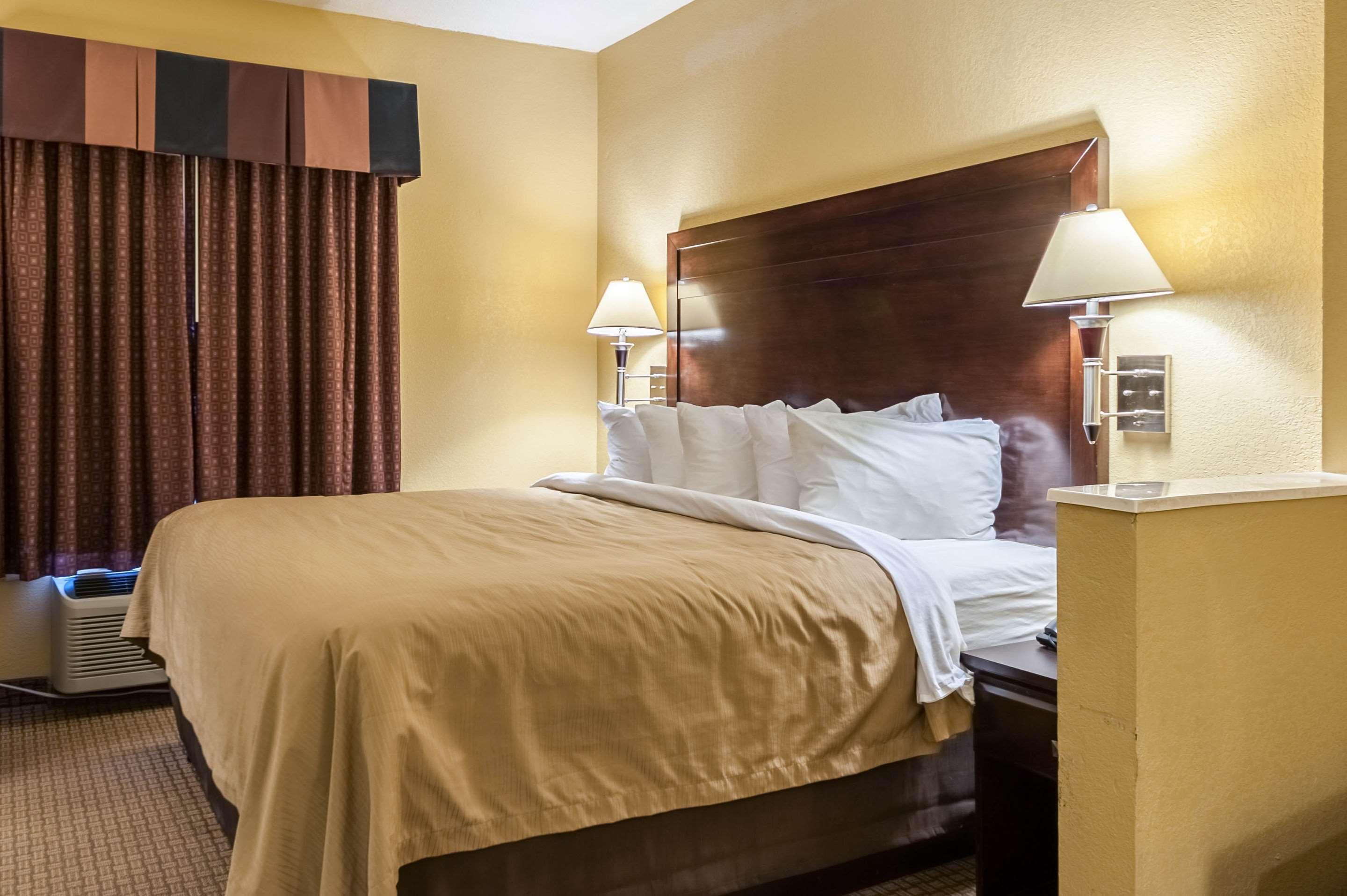 Quality Inn & Suites Lafayette Extérieur photo