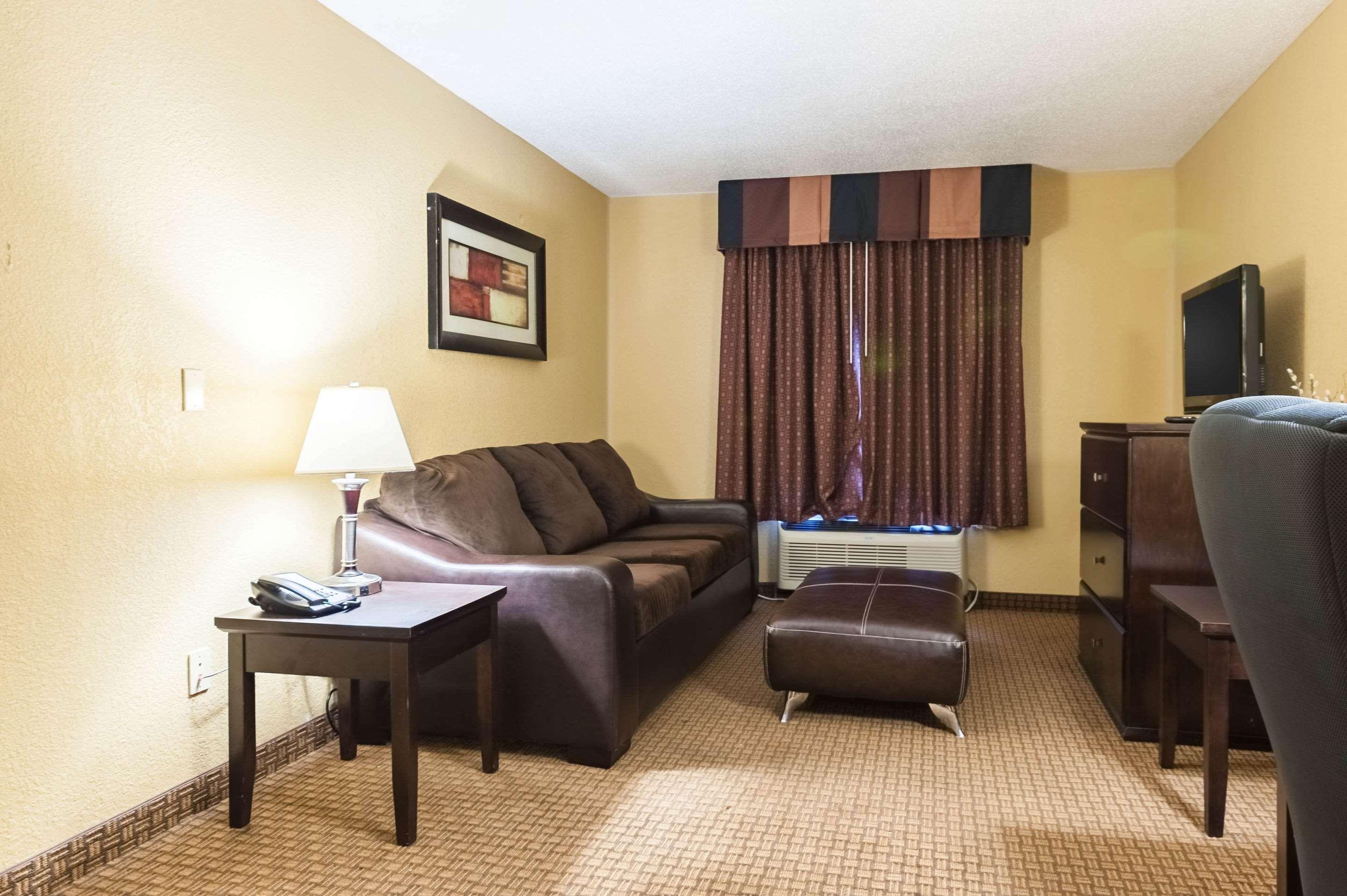 Quality Inn & Suites Lafayette Extérieur photo