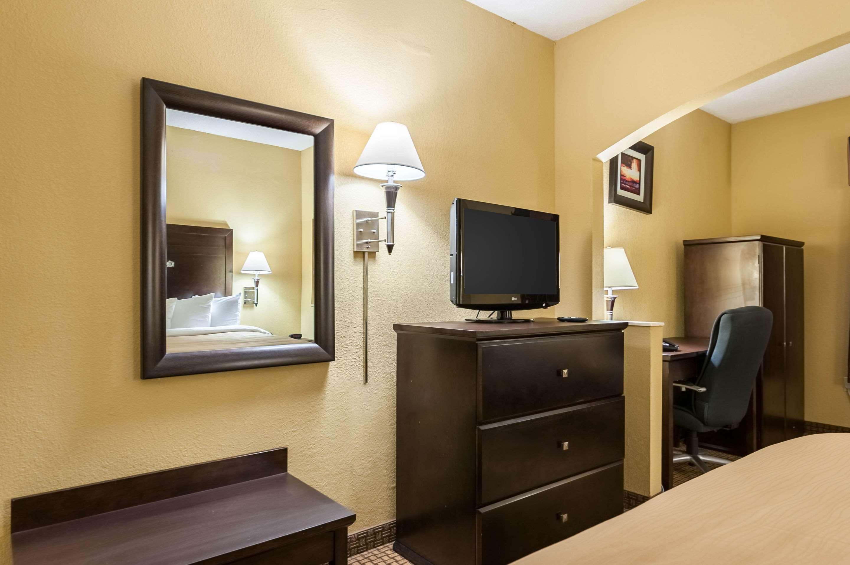 Quality Inn & Suites Lafayette Extérieur photo