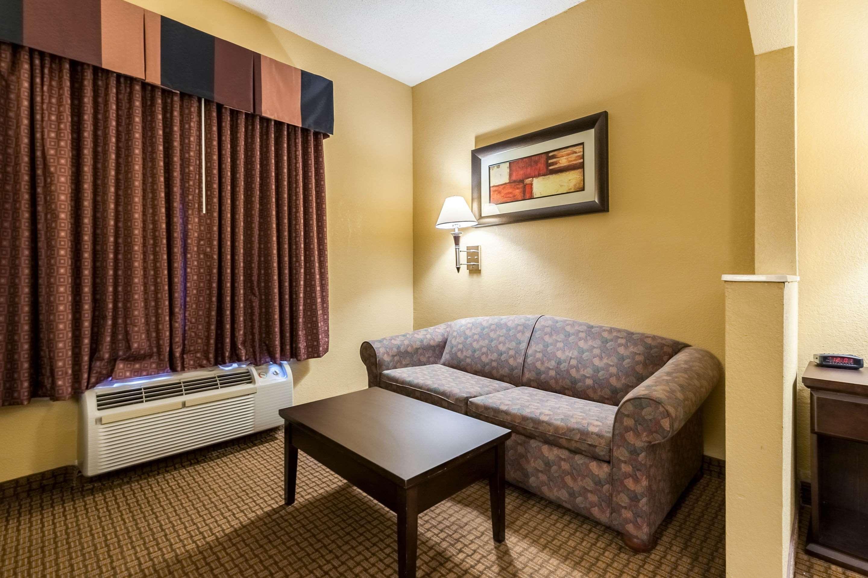 Quality Inn & Suites Lafayette Extérieur photo