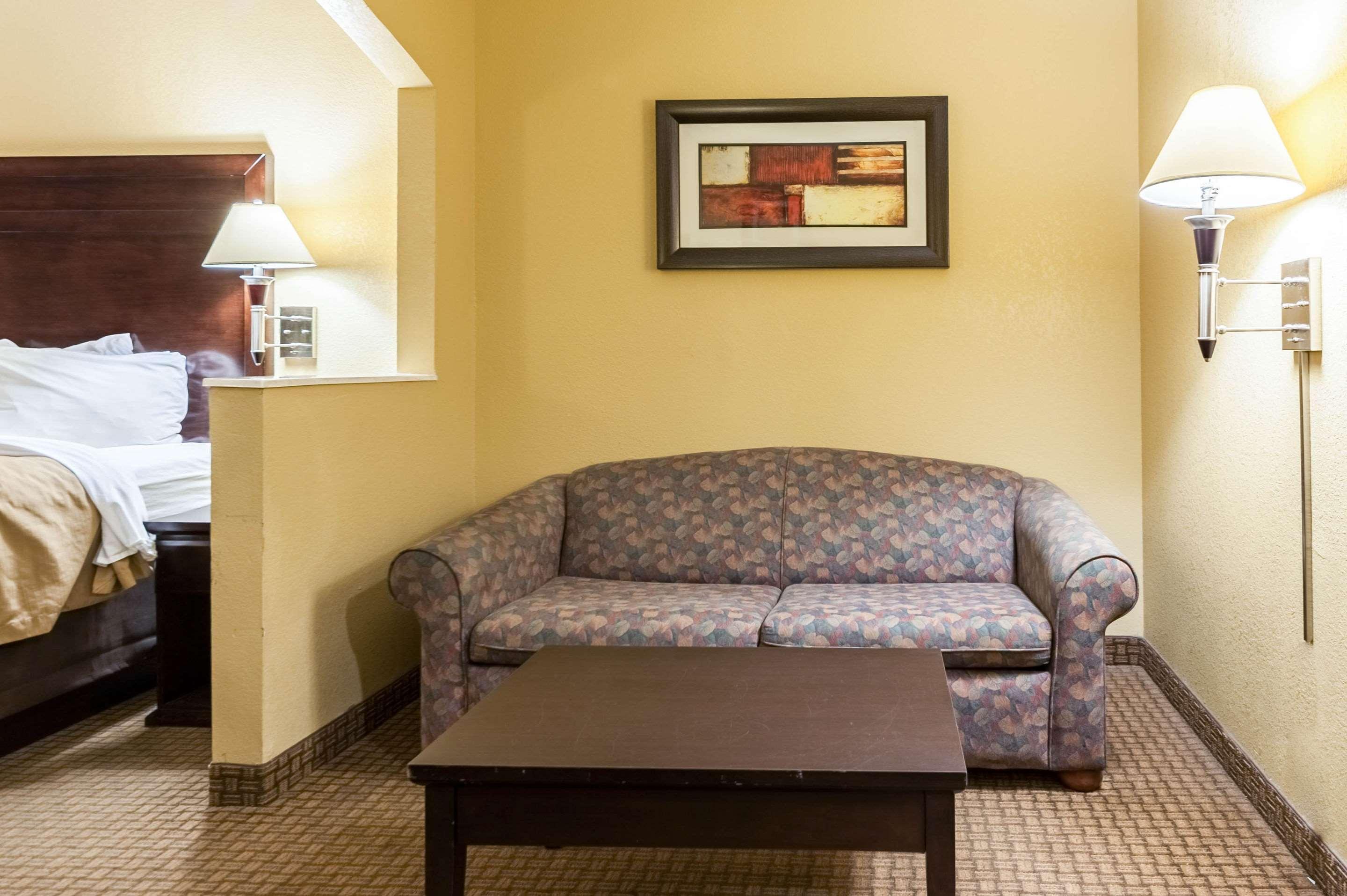 Quality Inn & Suites Lafayette Extérieur photo