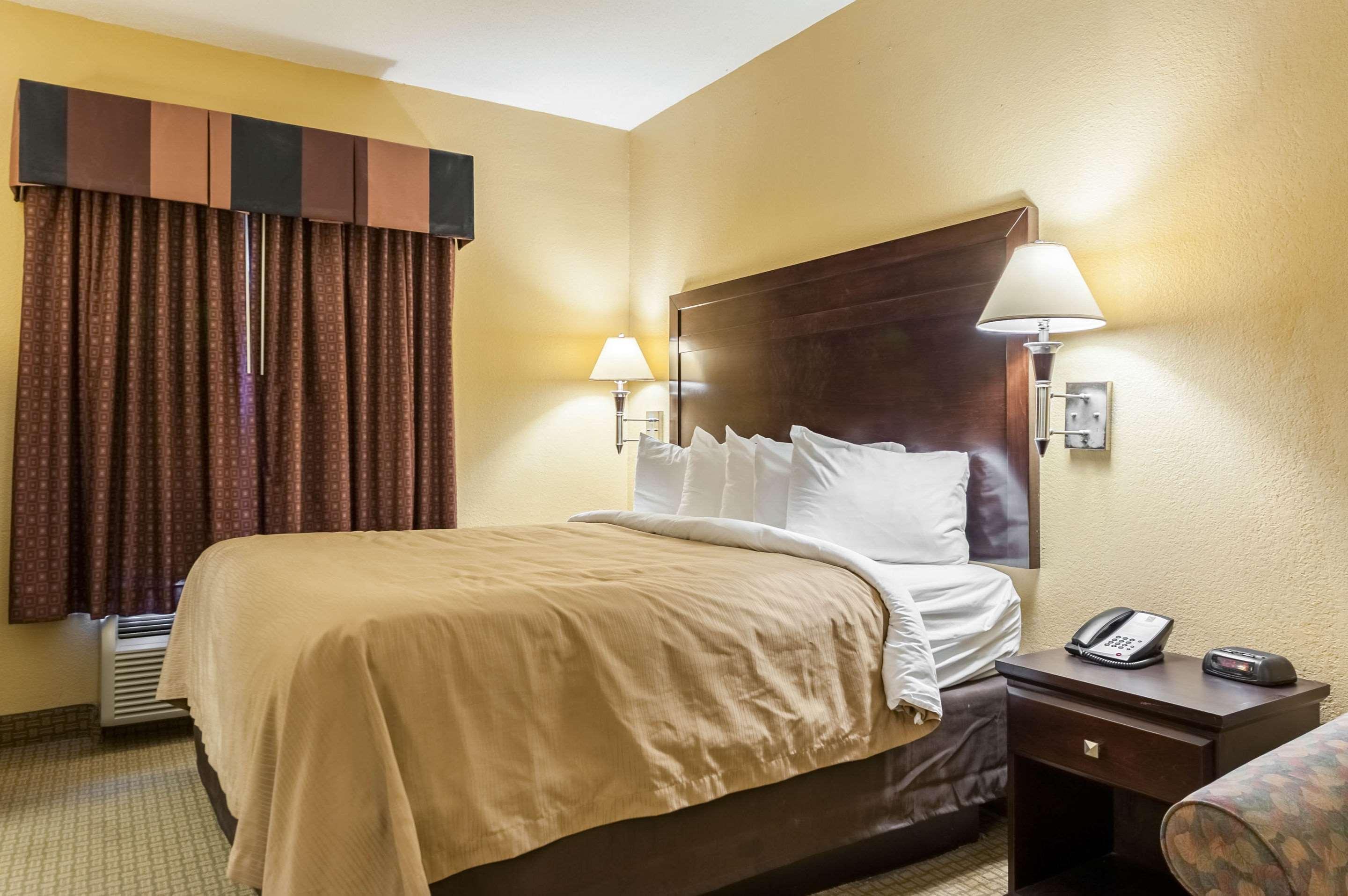 Quality Inn & Suites Lafayette Extérieur photo