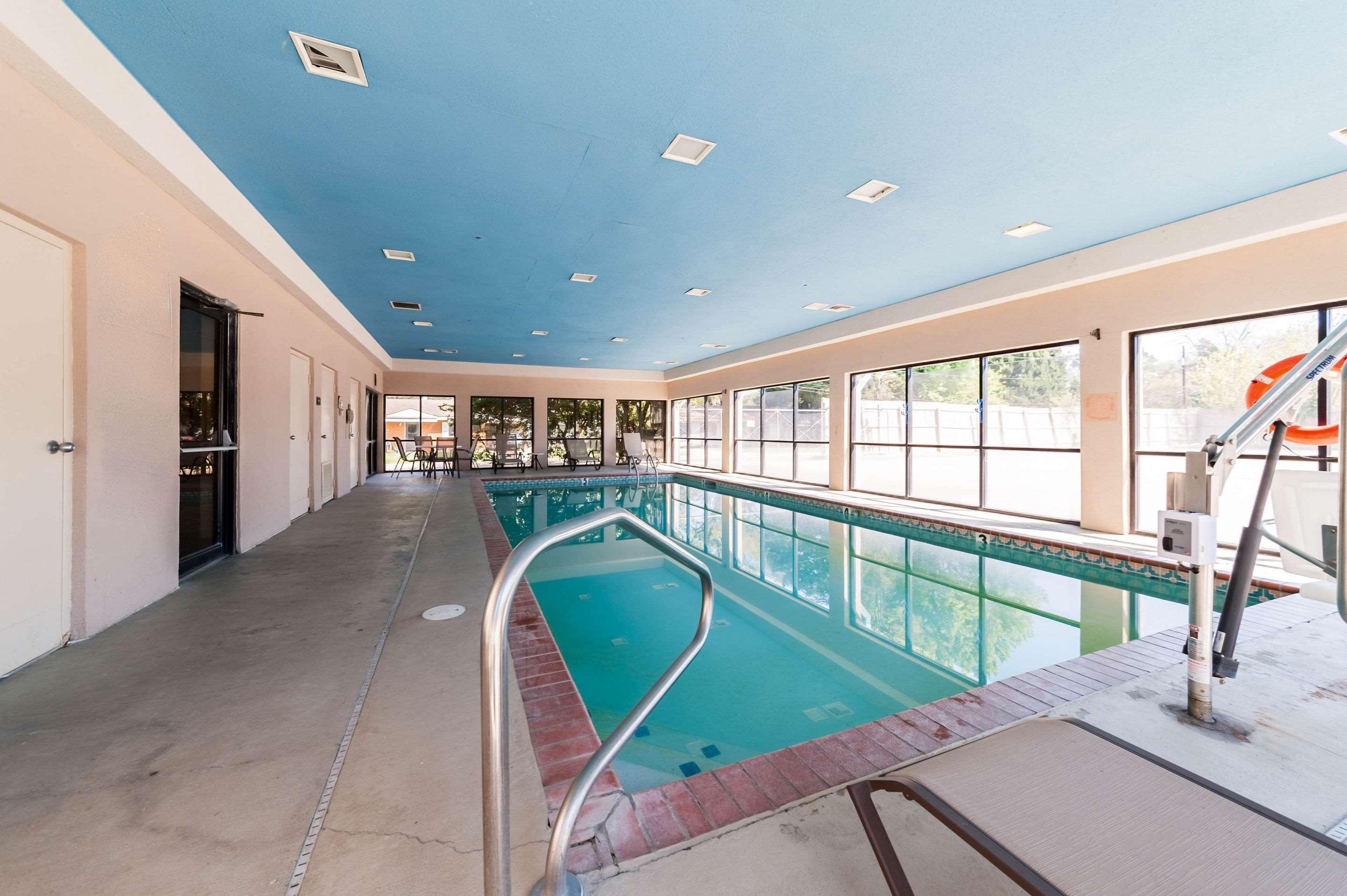 Quality Inn & Suites Lafayette Extérieur photo