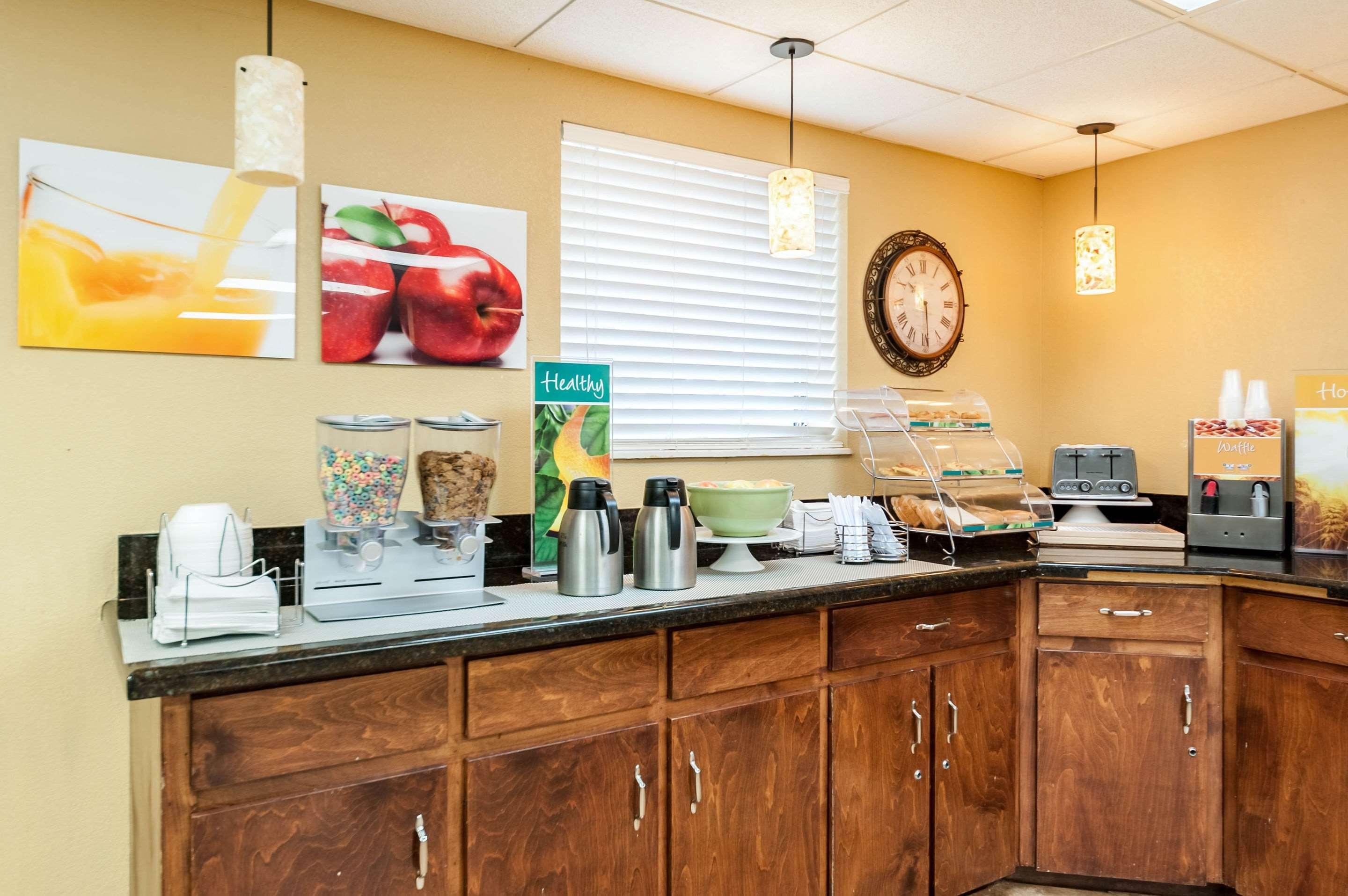 Quality Inn & Suites Lafayette Extérieur photo